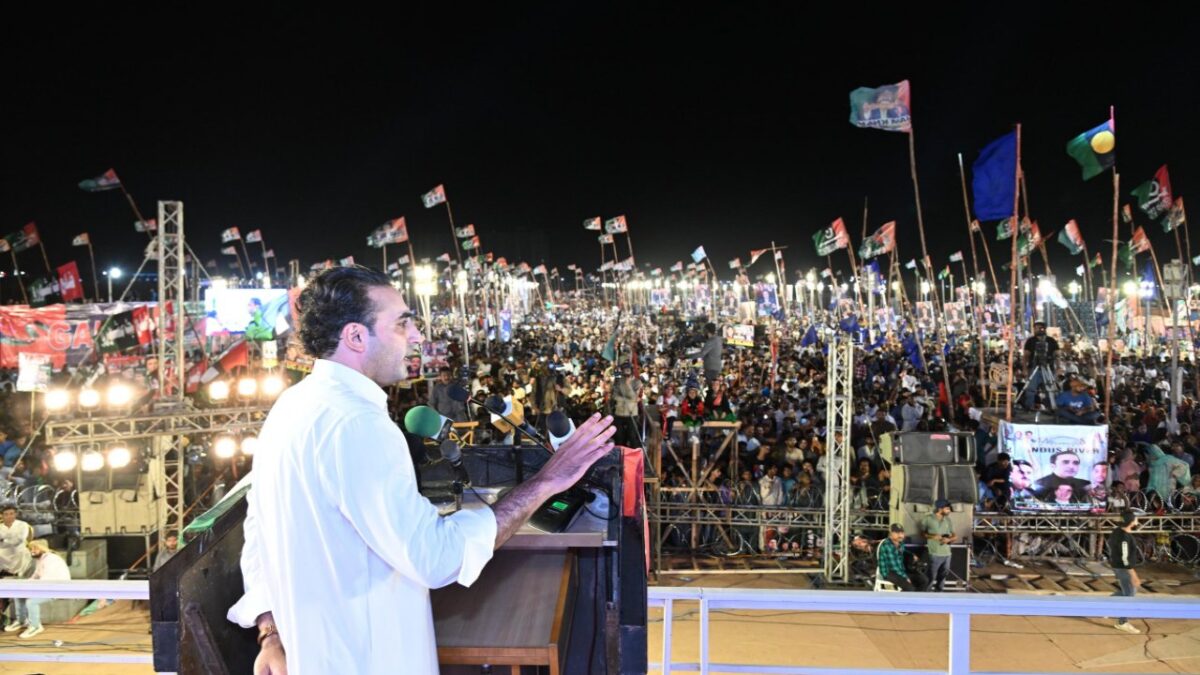 حیدرآباد (18 اپریل 2025) پاکستان پیپلز پارٹی کے چیئرمین بلاول بھٹو زرداری نے دوٹوک موقف اختیار کرتے ہوئے وفاقی حکومت سے پرزور مطالبہ کیا ہے